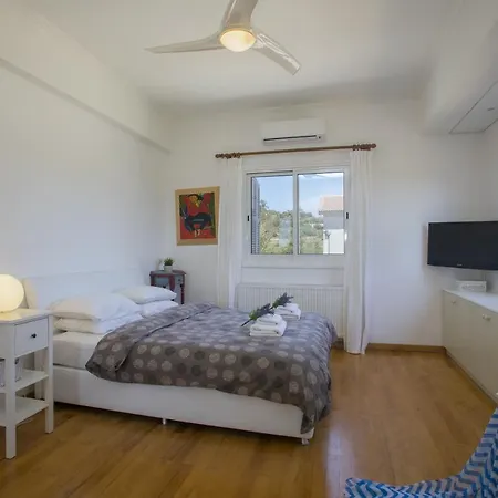 Villa In With A Pool! *