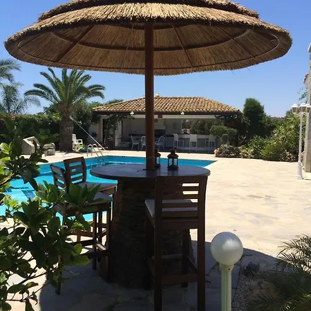 Villa In With A Pool!