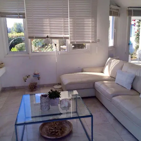 In With A Pool! Ajía Nápa