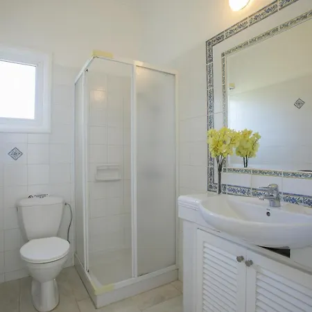 Villa In With A Pool! Ajía Nápa