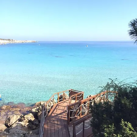 Villa In With A Pool!