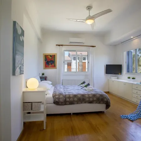 In With A Pool! Villa *