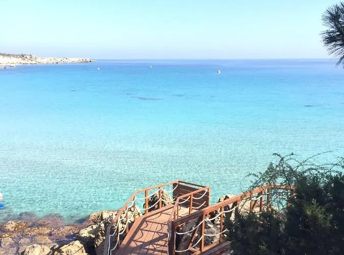 Villa In With A Pool!