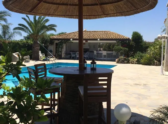 Villa In With A Pool!