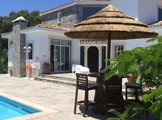 In With A Pool! Villa