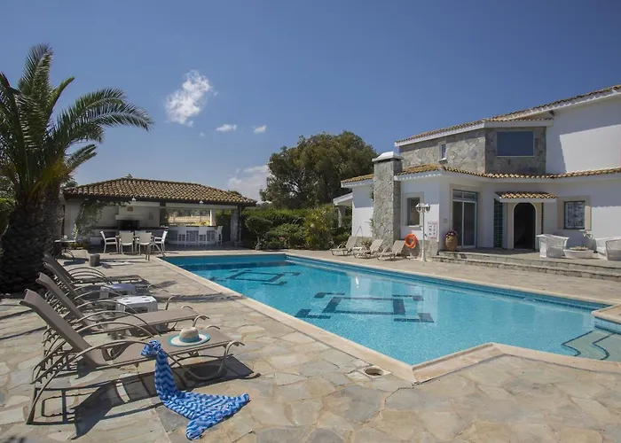 In With A Pool! Ayia Napa