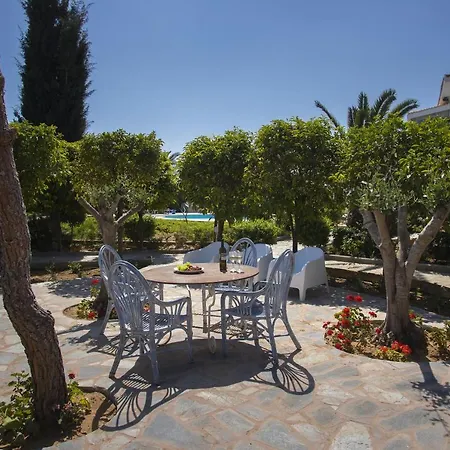 Villa In With A Pool! Ayía Nápa