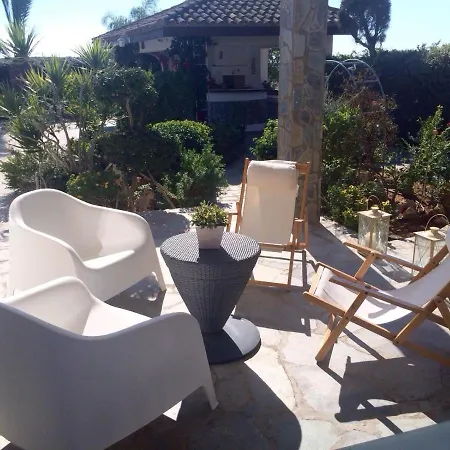 Villa In With A Pool! Ayía Nápa